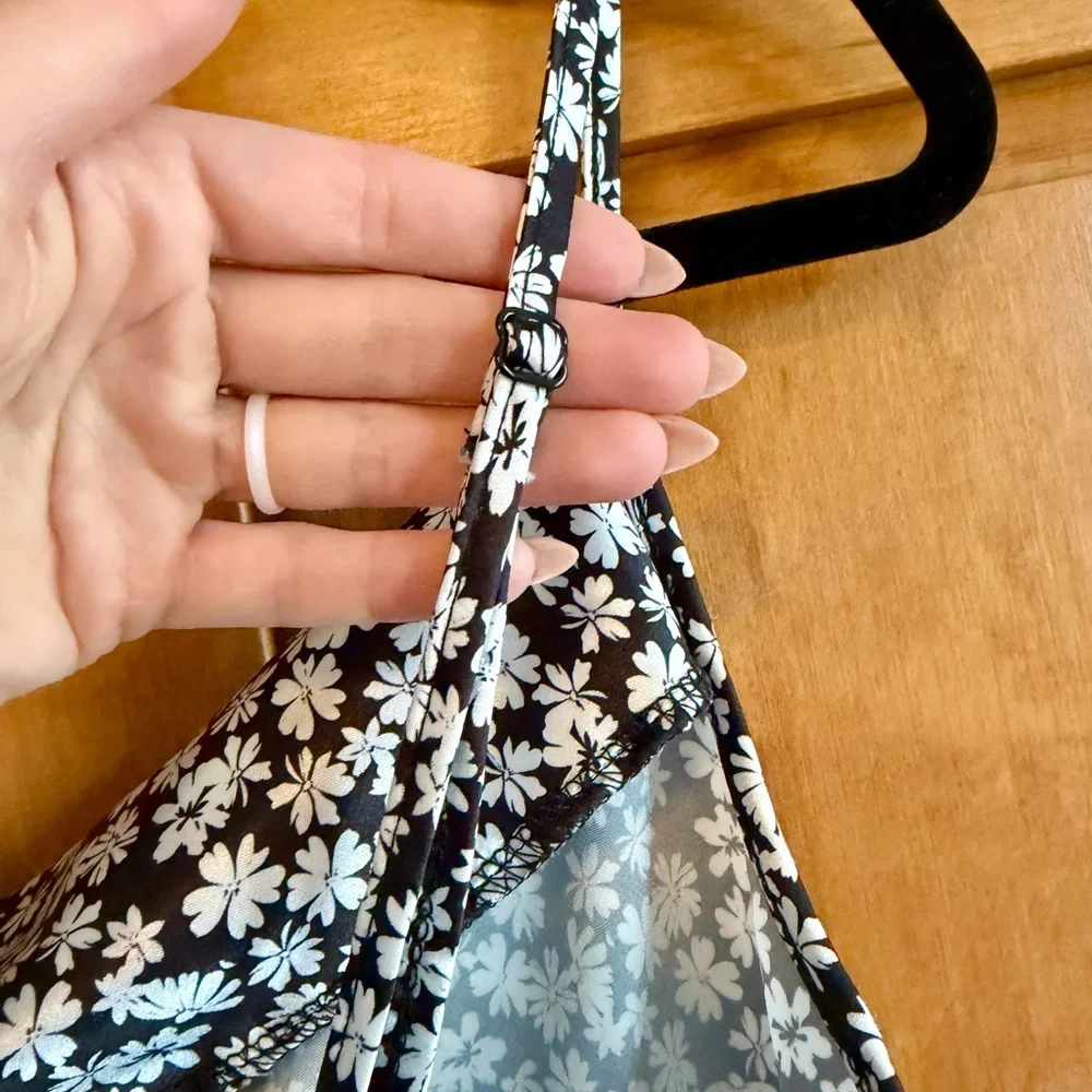 bebe Black and White Floral Midi Dress - Picture 4 of 8